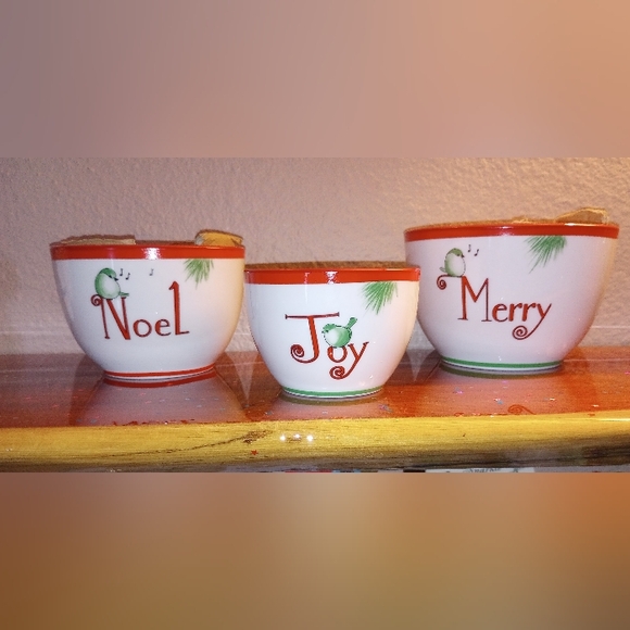Christmas Bowls Merry Noel Joy 3 sizes - Picture 1 of 9
